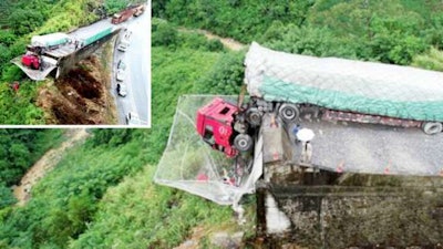 Photos by Yuxi Traffic Police