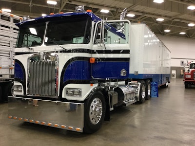 Clark Freight Lines' 1985 Kenworth K100E, which has an NTC 400 big cam III engine.