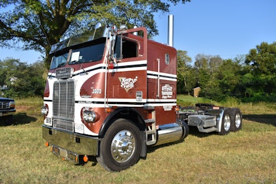 Bob Peltit, from Hartselle, Alabama, brought out his 1979 Freightliner COE.
