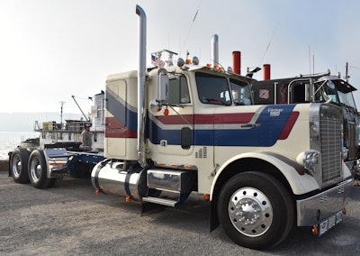 Kenny Wilson's 1980 Freightliner FLC.
