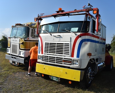 Mike Hill, from Albertville, Alabama, brought his 1998 International 9800 to the show.