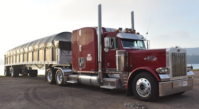 Austin Smith's 2000 Peterbilt 379.