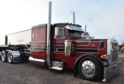 Rusty Moss' 2000 Peterbilt 379.