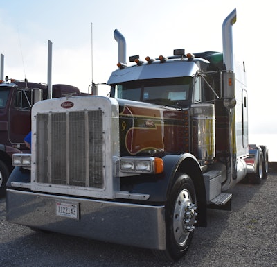 Freight Zone's 2002 Peterbilt 379.
