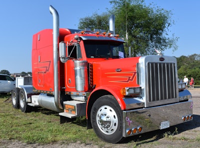ADS Transport Inc.'s 2000 Peterbilt 379.