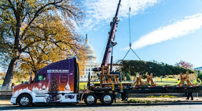 2017 Capitol Christmas Tree unload in Washington, D.C.