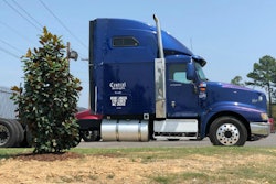 Wayne-Gordon-Central-Hauling-tractor-by-Magnolia-2018-10-24-10-21
