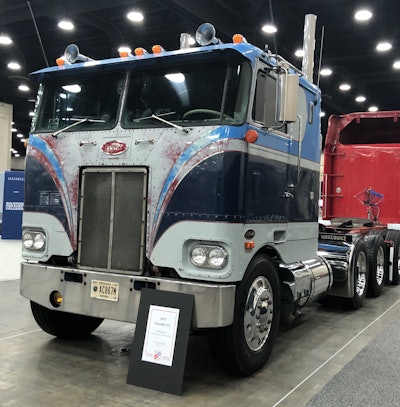 Keith Hodges' 1979 Peterbilt 352 has a 8V92 Detroit and 13-speed transmission and Eaton rears. Hodges is from Lafayette, Indiana.