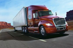 2Navistar-international-LT-2018-04-09-09-53-e1523285679773