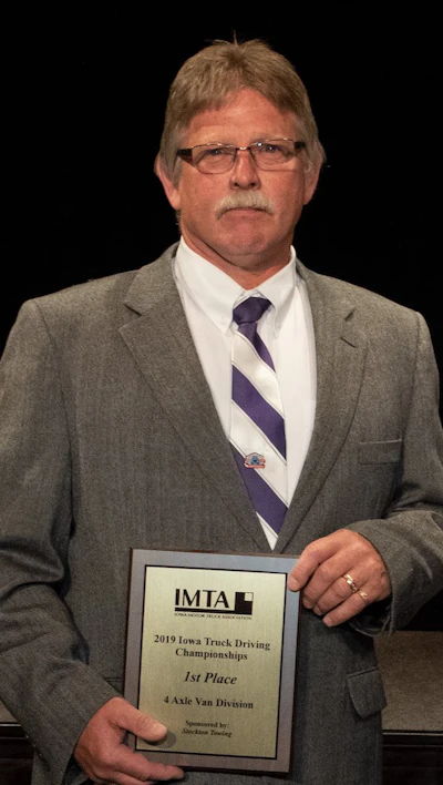 FedEx Freight's Allen Sohn won first place in the 4-axle class. (Image Courtesy of Iowa Motor Truck Association)