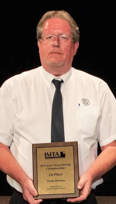 Old Dominion Freight Line driver Kevin Garlick won first place in the twin trailers class. (Image Courtesy of Iowa Motor Truck Association)