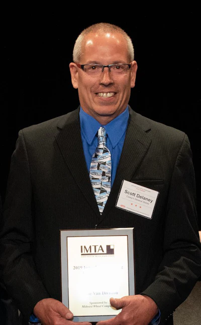 Casey's General Stores driver Scott Delaney won first place in the 3-axle class and was named grand champion. (Image Courtesy of Iowa Motor Truck Association)