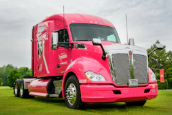 Express-Mondor-pink-truck-2019-07-22-10-06