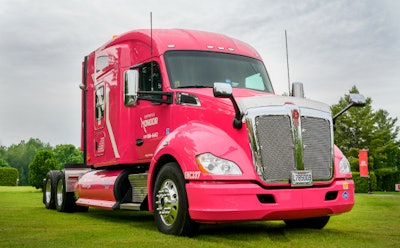 Express-Mondor-pink-truck-2019-07-22-10-06