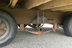 trailer-misssing-wheel