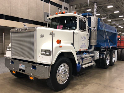 L.C. Piggot of Alvarado, Texas, owns this 1990 Mack RW 613 'Superliner.'