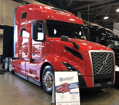 2020 Volvo VNL62T760