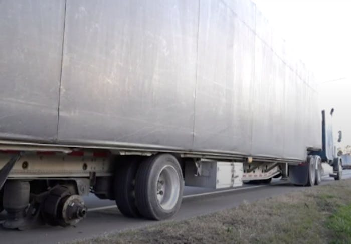 trailer-missing-tire
