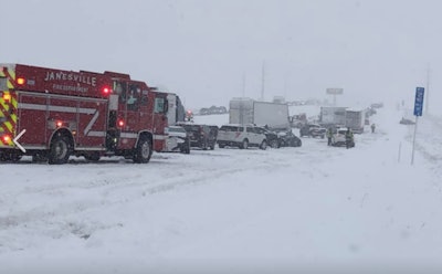 24-vehicle-pile-up-in-wisc