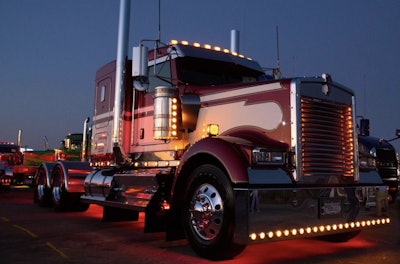 2002-2009 Bobtail Conventional – Paul Saline, Rio, Illinois, 2009 Kenworth W900L, Satisfaction