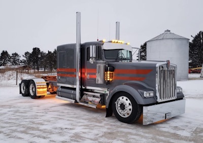 1996-2001 Bobtail Conventional – John Biddle, Maple Park, Illinois, 1996 Kenworth W900L