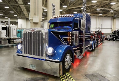 This Peterbilt 389, “Showtime,” was named Best of Show, Working Combo, at the 2019 Pride & Polish at the Great American Trucking Show. It was shown by Eric Turner, Sr., of Ellenwood, Georgia. The truck also won other honors at the show.