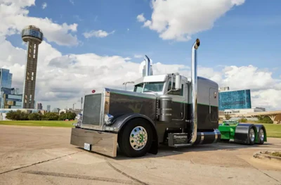 Limited Mileage | Ray Thompson’s 2000 Peterbilt 379