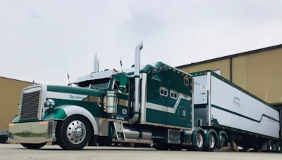 Working Combo, 2015 & Older | Daniel and Phyllis Snow’s 1996 Freightliner Classic XL