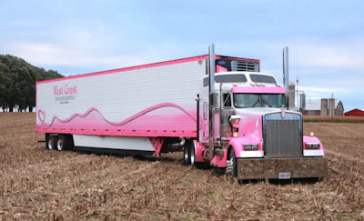 Working Combo, 2016-2021 | Don English’s 2018 Kenworth W900L, driven by Eva Knelsen