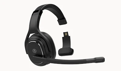 Rand McNally’s ClearDryve 220 pairs wirelessly with iOS and Android smartphones