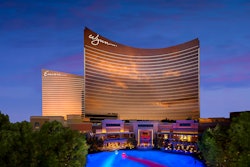 800_Exterior_LakeOfDreams_Barbara_Kraft