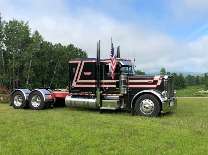 Mike Hall, driving for C Bean Transport, picked up honors in the Pride & Polish Working Bobtail 2013 & Older class with this 2004 Peterbilt 379.
