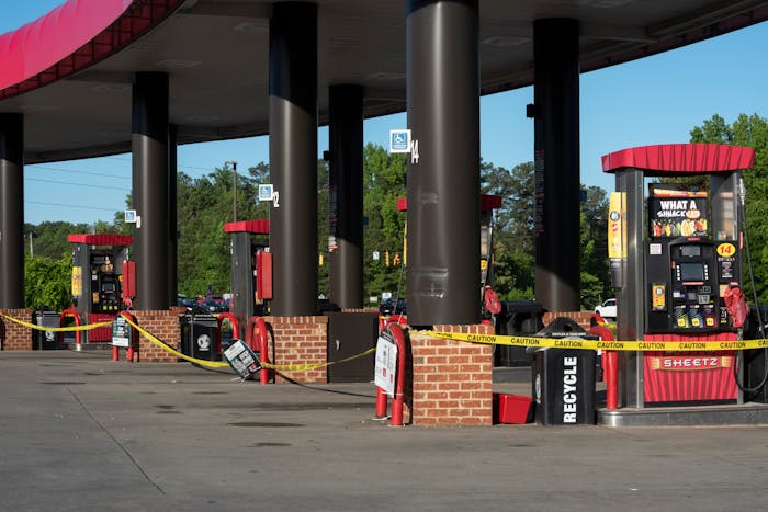 Gas stations and truck stop across the South and Southeast continue to have supply problems because of the Colonial Pipeline closing. (Sharkshock / Shutterstock.com)