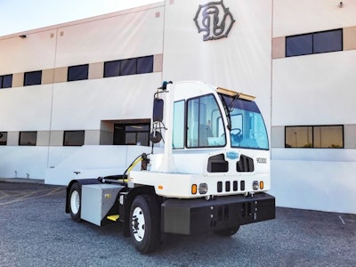 Autocar terminal tractor