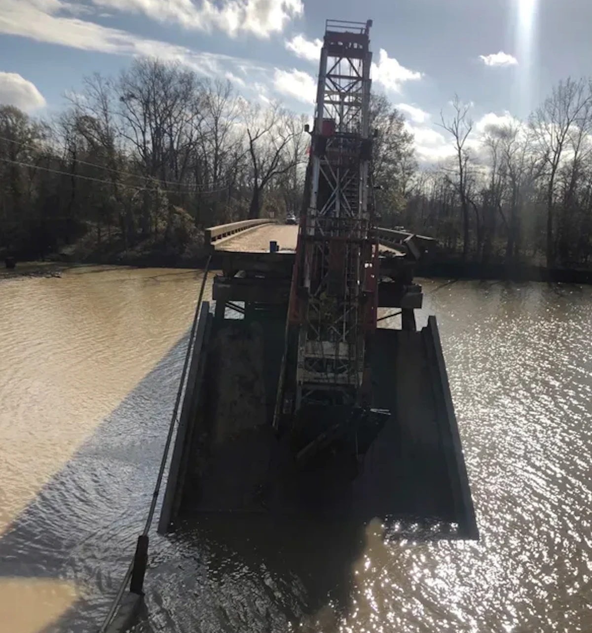 Mississippi bridge collapses while truck is on it - Vimarsana News