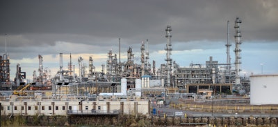 Shut down Suncor refinery in Colorado