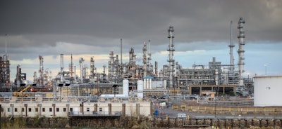 Shut down Suncor refinery in Colorado