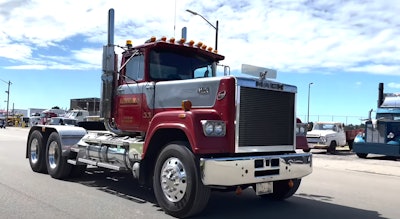 Big rig arriving at ATHS convention and show in 2022