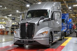 Silver Kenworth T680 Signature Edition