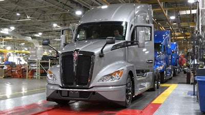 Silver Kenworth T680 Signature Edition