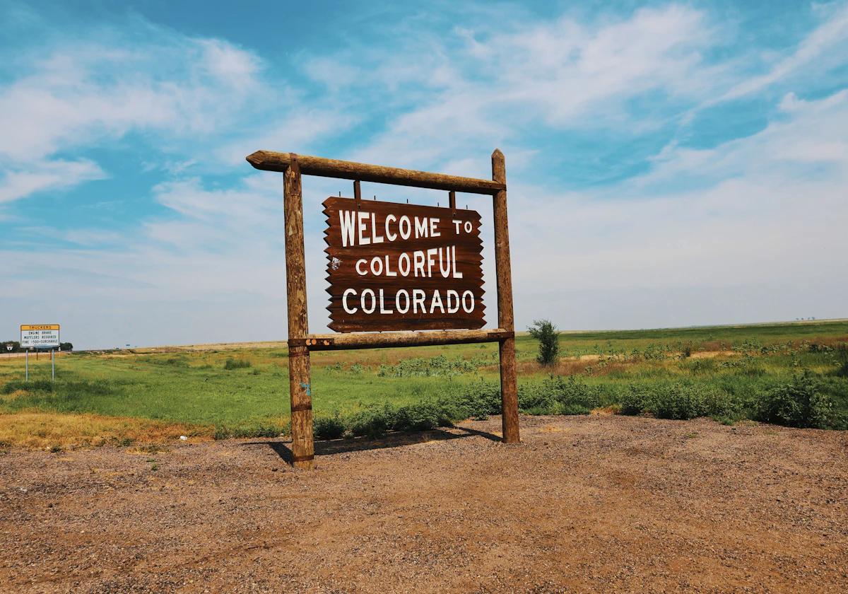 Colorado approves rules that require availability of zero-emission trucks