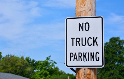 'No Truck Parking' sign