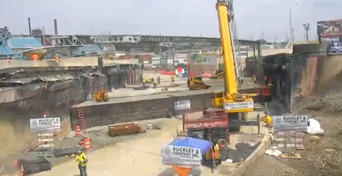 President Biden surveys I-95 reconstruction project from the air
