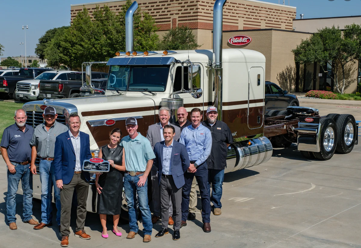 Peterbilt celebrates 100,000th Model 389 rolling out of Texas facility