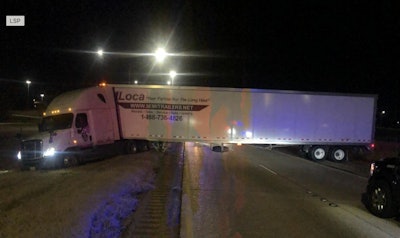 Tractor-trailer blocking I-20
