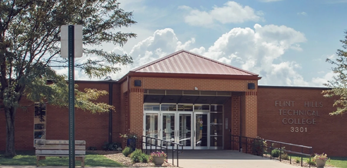 Fhtc Flint Hills Technical College in Kansas adds CDL program | Truckers News