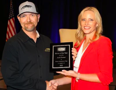 Stallion Transportation’s Josh Fortner, 2023 Arkansas Driver of the Year with Arkansas Trucking Association President Shannon Newton