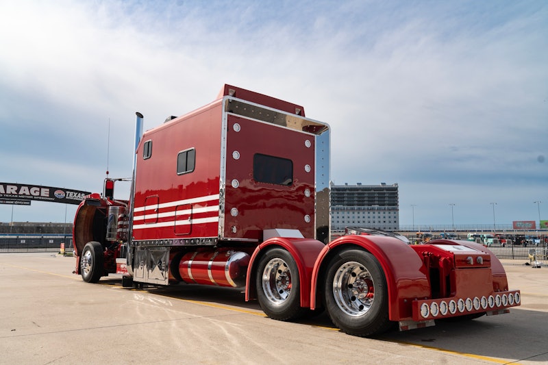 SuperRigs attracts top owner-operator rigs. Here's some from Friday ...