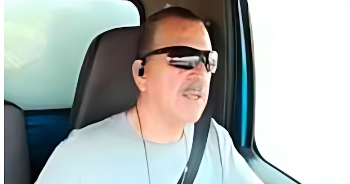 TCA honors Arizona driver for aiding another trucker whose rig overturned