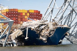 Bridge collapsed on the container ship Dali